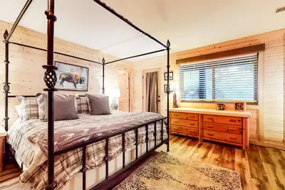 Image de Remodeled Mountain Cabin near the Golf Course. Hot Tub, Gas Grill, Wash/Dryer