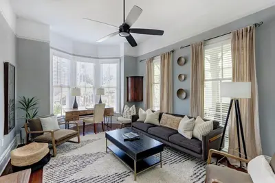 Image de The Taylor House Near Beautiful Whitefield Square