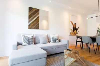 Image de Large modern 2 bedroom condo in Little Italy plus garage