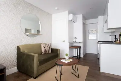 Image de 6768 - 201 · Wonderful Mini Studio in Little Italy with full bath by Denstays