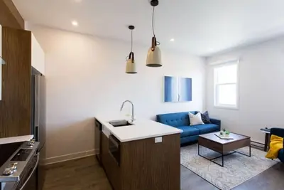 Image de Perfectly Located Mile End 2 Bdr Unit by Denstays