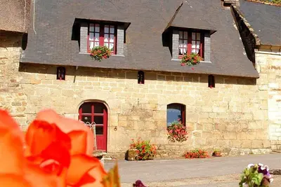 Image de Les Chaumieres de Kerhouiden Le Puits 2