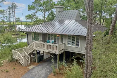 Image de Popular location, river view, pool access