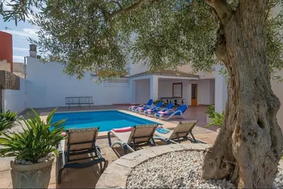Image de House with private pool and garden