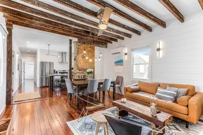 Image de Moonlight - Charleston Style 2br Condo!