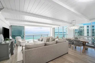 Image de Coronado Dream Luxury Oceanfront Condo! Location, Location, Location! ! !