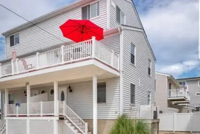 Image de Sea Isle, Beach Block Home. Easy walk to the Beach, Acme, shopping and park