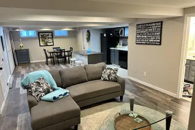 Image de Spacious, private1 bed/1bath w/steam sauna