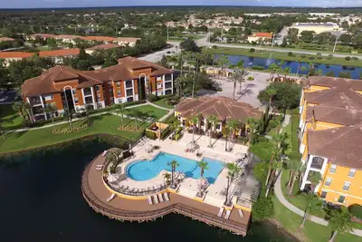 Image de Serenata Condo -Gorgeous Lake & Pool Views, Close To Beaches, Utc Mall, & More!