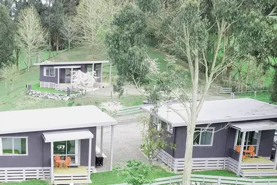 Image de Little Forest Cabins overnight accommodation. No. 1