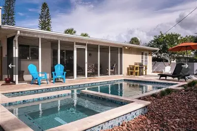 Image de Bay Palms, 3br 2b, Private Pool with Spa--Entire Home recently renovated.