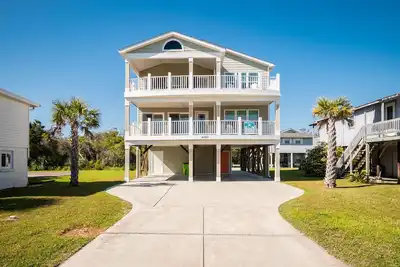 Image de Lost Shaker of Salt: Family-friendly Home on Oak Island with Easy Beach Access