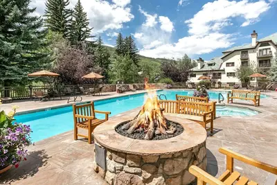 Image de Great Last Minute Rates! Have That Unforgettable Escape with the Abundant Amenities at Charter!