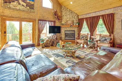 Image de Fish Haven Cabin w/ Game Room, Views + Deck!