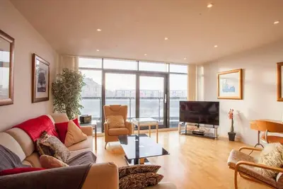 Image de Apartment with river view 2 minutes from the hydro