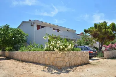 Image de Appartements Vlado, (16210), Povljana, Croatia
