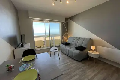 Image de Studio rénové, 2 couchages, mer, commerces, 6e étage, Tv, balcon, animaux admis