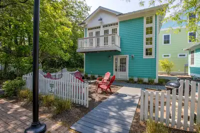 Image de Stylish Beach House in Resort Community, Family Friendly Rental