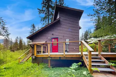 Image de Quiet & contemporary cabin with spacious deck & mountain views - dogs welcome