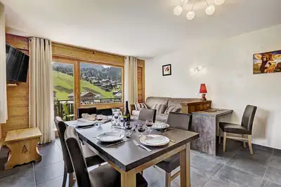 Image de Appartement moderne et chaleureux, aire de jeux