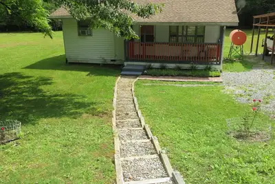 Image de Creek front within 1/2 mile of Big Snowbird Creek and no neighbors