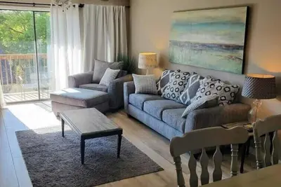 Image de 2b/2b Lake View Condo