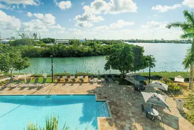 Image de Keys Vacation Starts Here! Three Amazing Units, Free Breakfast, Outdoor Pool