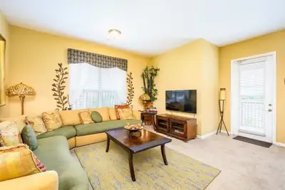 Image de Tropical Lakeview Condo w. Vegas Game Room - 1014