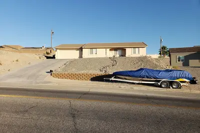 Image de Havasu Lighthouse! Cozy, Clean With Beautiful Lake & Mountain Views!
