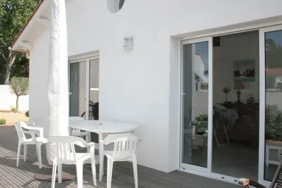Image de Maison Rénovée et Confortable au Centre-ville, Proche Plage