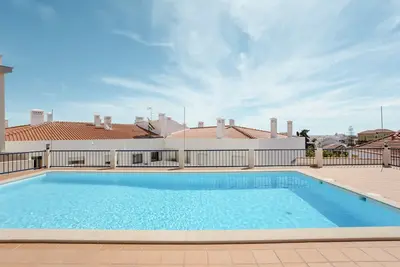 Image de Appartement de vacances \"Your Secret in Lagos\" près du centre ville avec terrasse, vue sur la mer, piscine commune, connexion Wi-Fi et télévision ; parking disponible