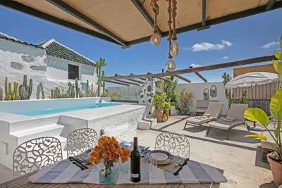 Image de Maison de vacances \"Casa Pedro\" avec terrasses, vue sur mer panoramique et poêle à bois