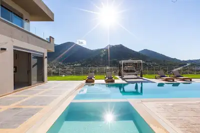 Image de Oraia Eleni Villa, with Pool, Bbq, Playground & SeaViews