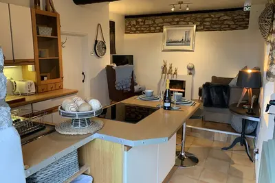 Beautiful 1-Bed Self Contained Apartment