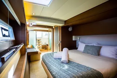 Image de Private Luxury Yacht with Captain & Chef - All-inclusive for up to 10 guests