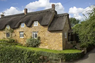 Image de Harrowby End is an attractive thatched roof property