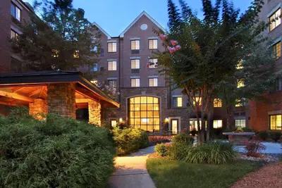 Image de Suite Near Dc | Free Breakfast + On-Site Fitness Center | Great for Business Travelers!