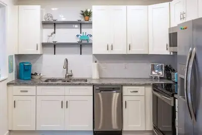 Image de Mermaid Haven - Hot-tub, Downtown, Trail, Beaches