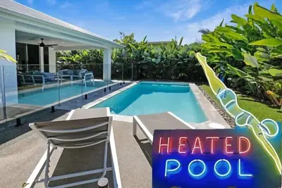 Image de 32c continuously heated pool 300m to beach Seaside@PalmCove