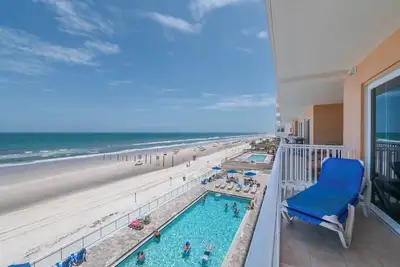 Image de Direct Oceanfront Ne Corner next to traffic free beach - Unit 302 at Sanibel Condominiums