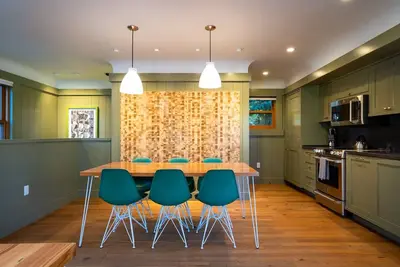 Image de Cheerful Lake Cottage with Community Fire Pit; close to skiing