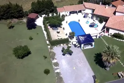 Image de Magnificent quiet villa with swimming pool and jacuzzi