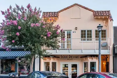 Image de Luxury Apartment on the Sonoma Plaza