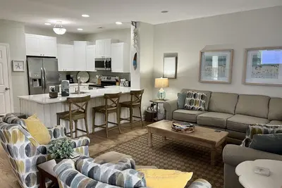 Image de Great Mid Island Location, Long Term Rentals Available, Major Renovations 2023!