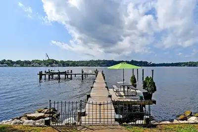 Image de Scenic Waterfront Getaway with Private Pool and Dock Minutes from Annapolis