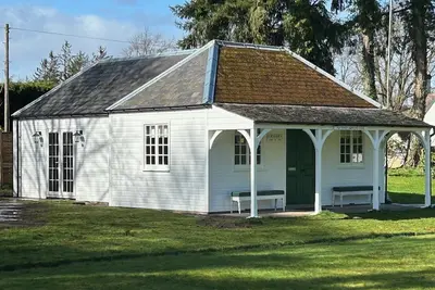 Image de Couples Unique Getaway: The Bowling Club, Rural and Funky