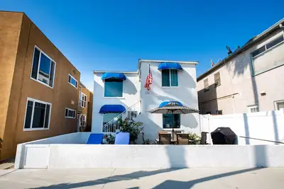 Image de Beach across the street, Alamitos Bay steps away! No hidden Fees!