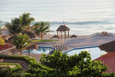 Image de Beach Front Penthouse Private Rooftop, Hotel Zone Cancun Bris 07