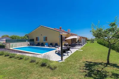 Image de Maison de vacances privée avec climatisation, piscine privée, Wifi, Tv, terrasse, parking