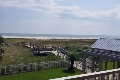 Dauphin Island Beach Club 204 Great Unit with Beautiful views!